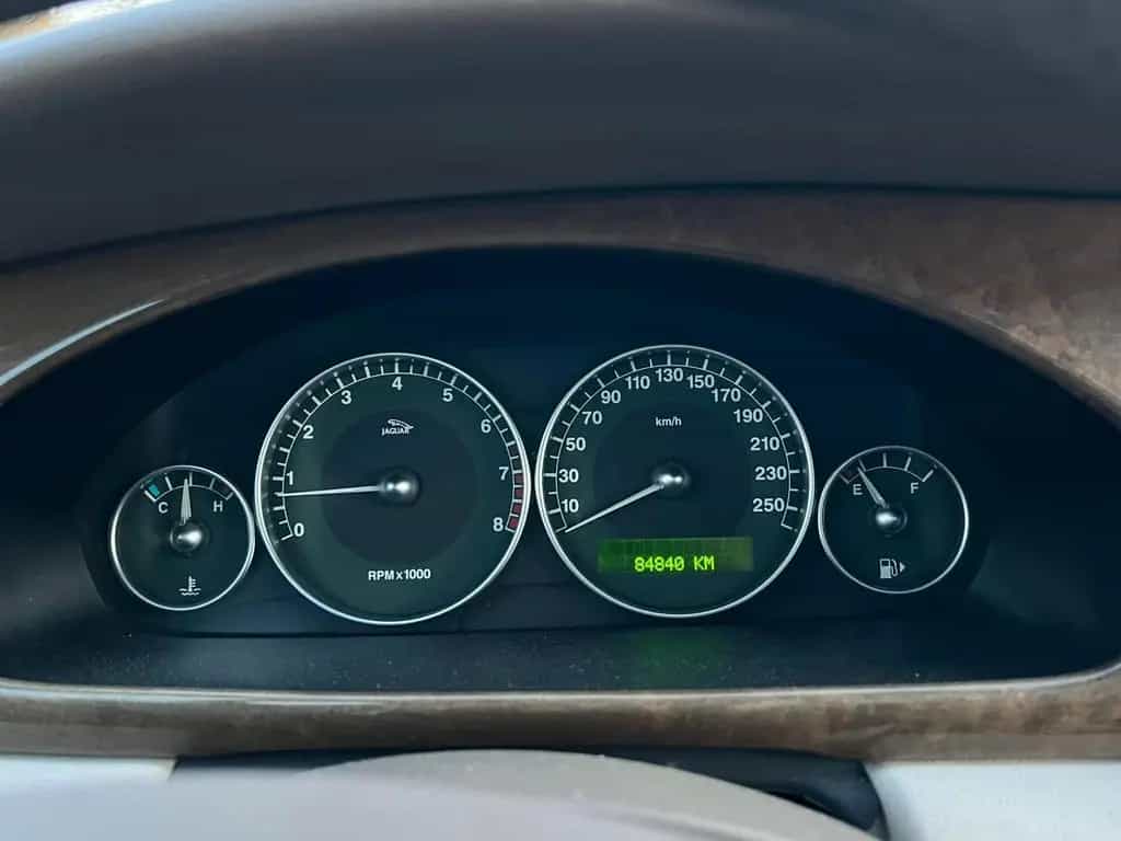 Jaguar X-Type 2.5 Liter V6 *TÜV/ASU NEU* 12/2001-photo-15