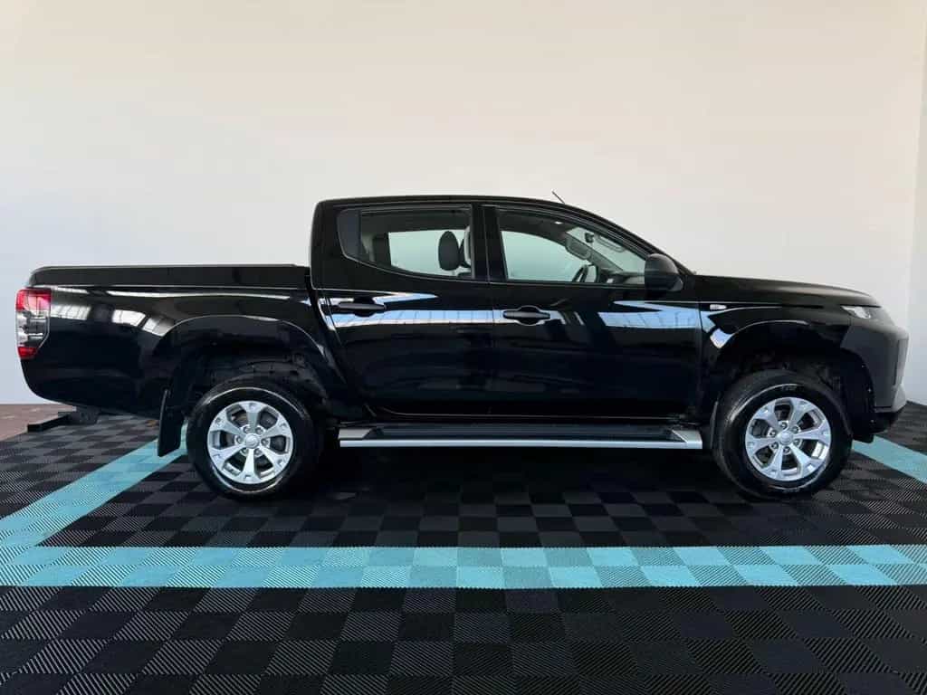 Mitsubishi L200 2.3 D Double Cab 4x4 Easy Select 06/2021-photo-4