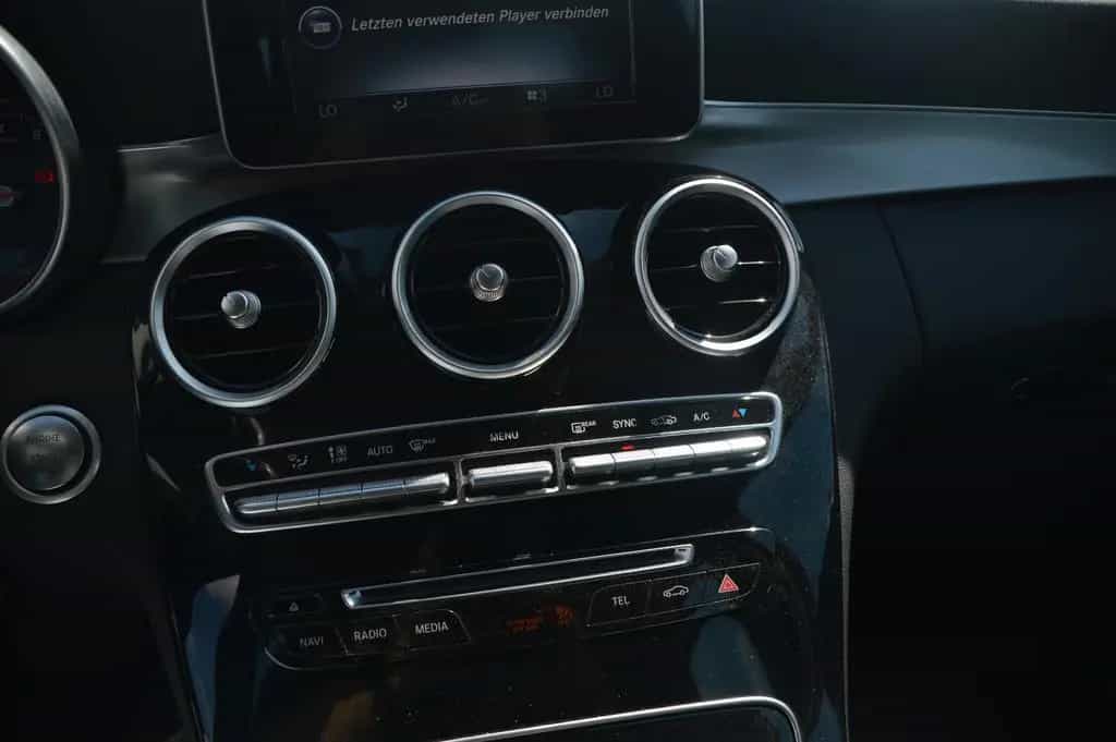 Mercedes-Benz C-Class 200 Limousine CGI AUTOMATIK/GARANTIE/TÜV-NEU 09/2016-photo-24