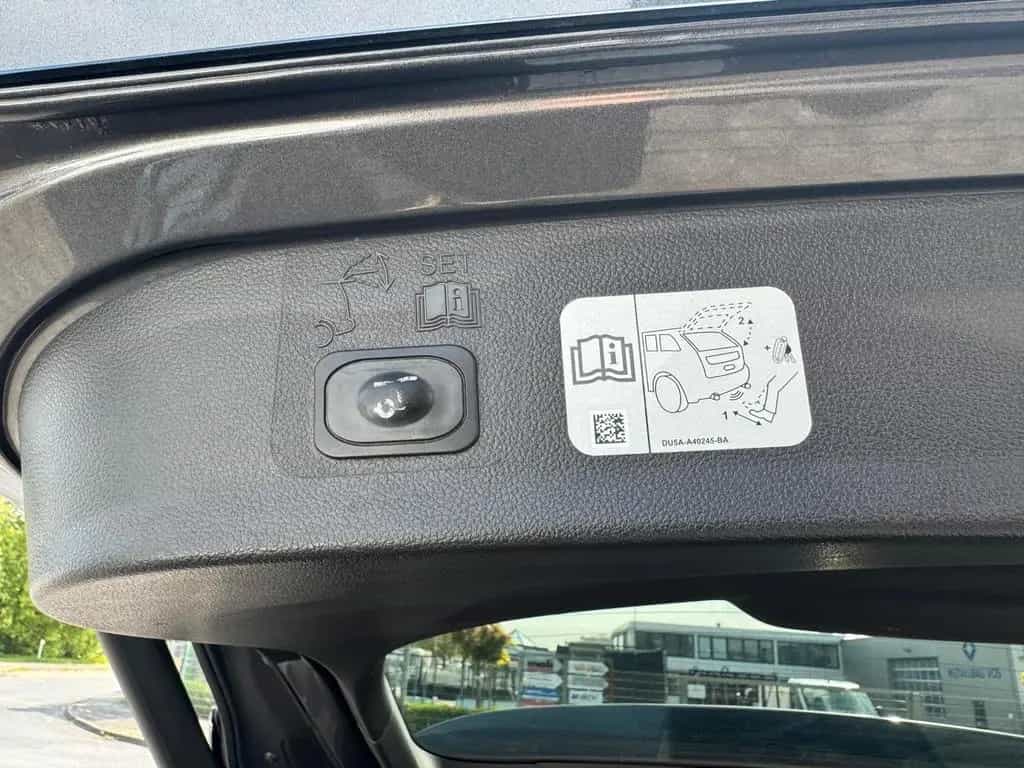 Ford Kuga ST-Line 1.5 1st Hand/AHK/Scheckheft/VOLL 03/2018-photo-28