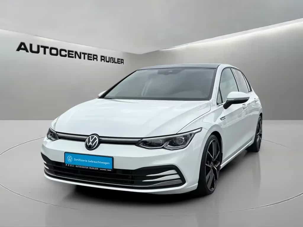 Volkswagen Golf VIII 1.5l TSI Style IQ.LIGHT,PANO,19" ZOLL 12/2019-photo-0
