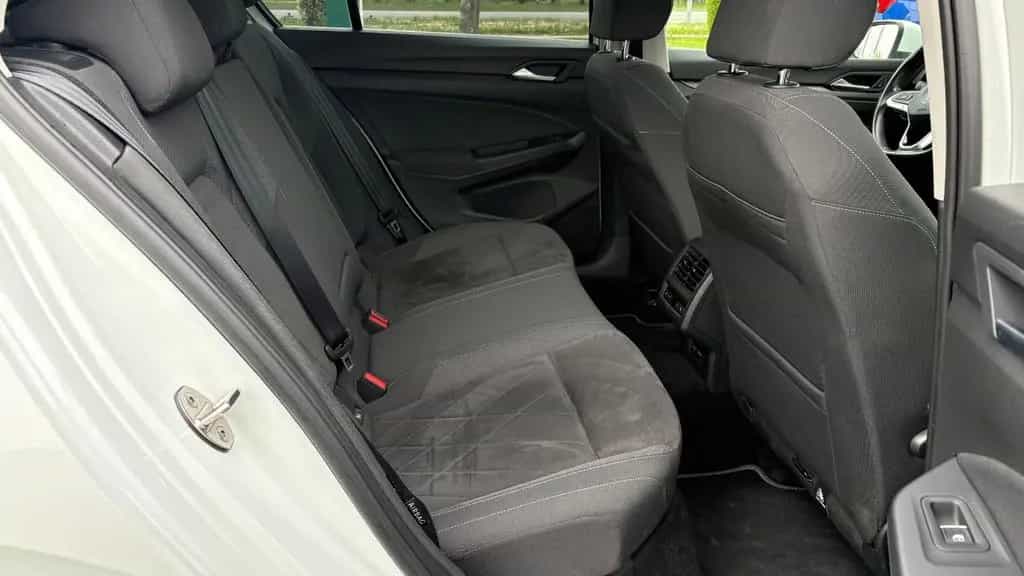 Volkswagen Golf VIII 1.5l TSI Style IQ.LIGHT,PANO,19" ZOLL 12/2019-photo-16