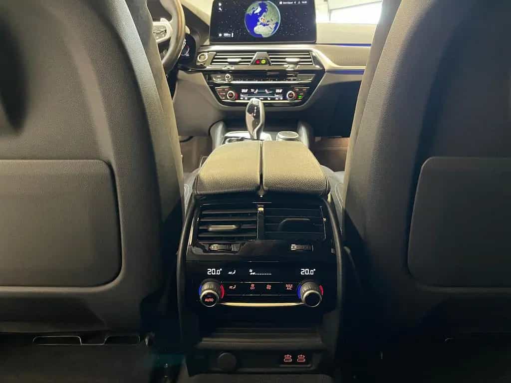 BMW 5 Series 520d Touring M Sport *FACELIFT*1.Hand*H&K*R-CAM* 10/2020-photo-14