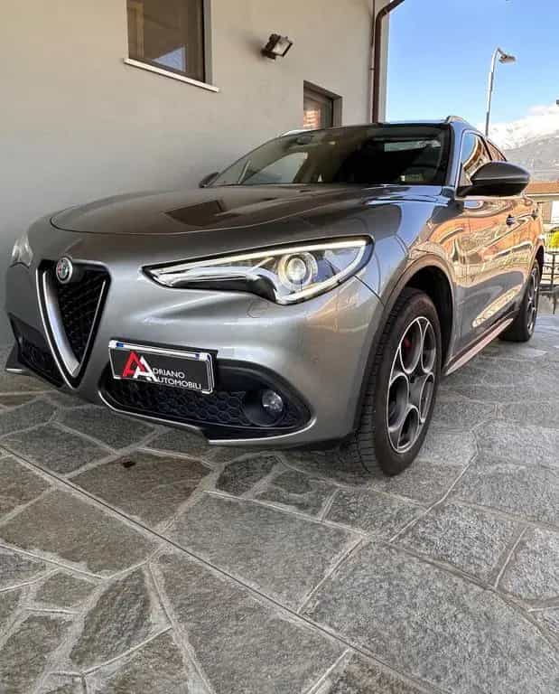 Alfa Romeo Stelvio 2.2 t Super Q4 210cv auto 04/2018-photo-0