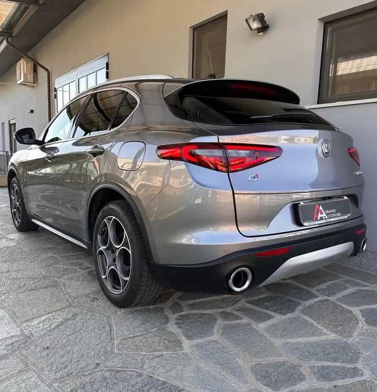 Alfa Romeo Stelvio 2.2 t Super Q4 210cv auto 04/2018-photo-2