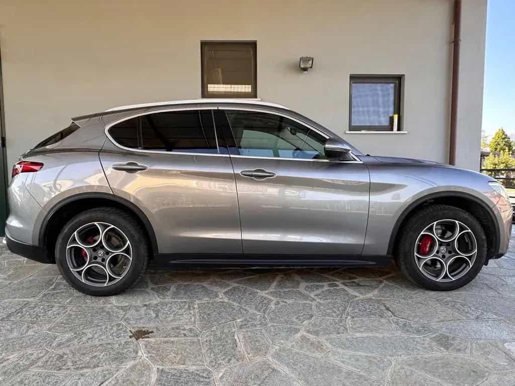 Alfa Romeo Stelvio 2.2 t Super Q4 210cv auto 04/2018-photo-5