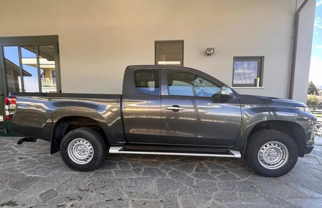 Mitsubishi L200 Club Cab L200 cl.cab 2.3d Invite 05/2020-photo-5