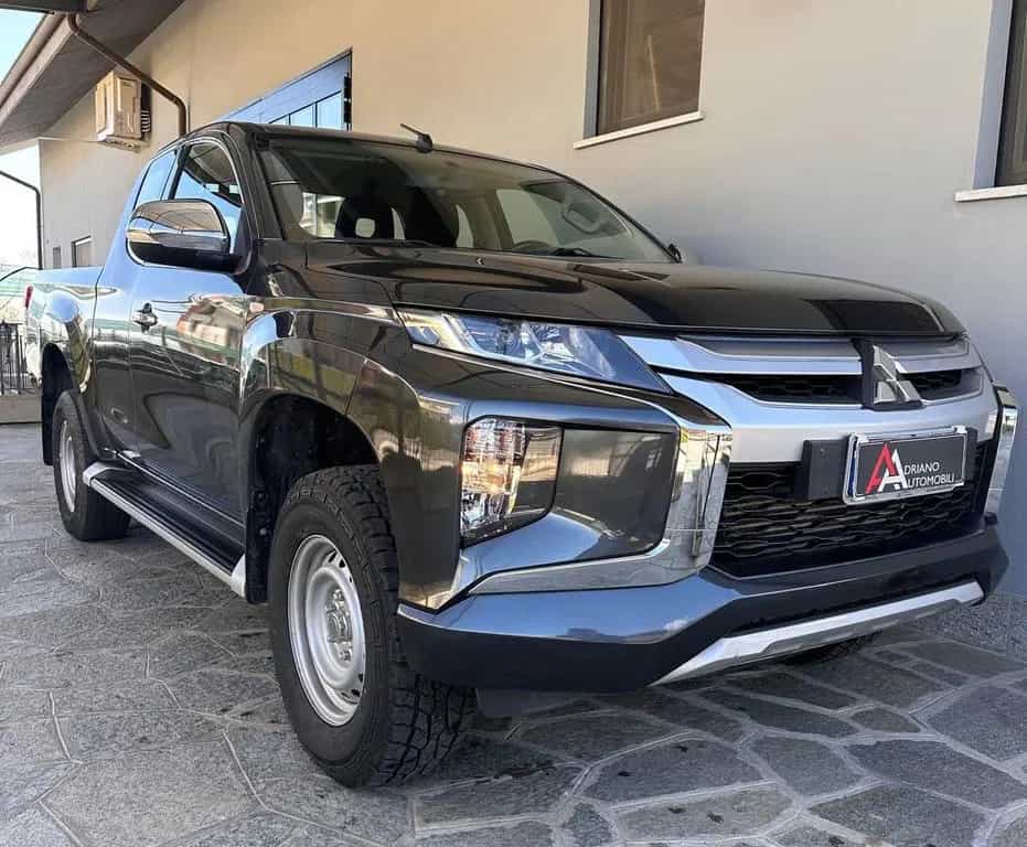 Mitsubishi L200 Club Cab L200 cl.cab 2.3d Invite 05/2020-photo-6