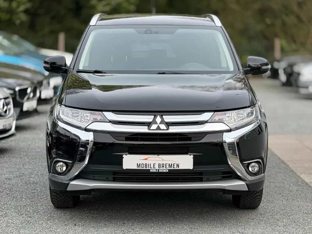 Mitsubishi Outlander SUV-Star+ 4WD LED*AHK*NAVI 04/2016-photo-1