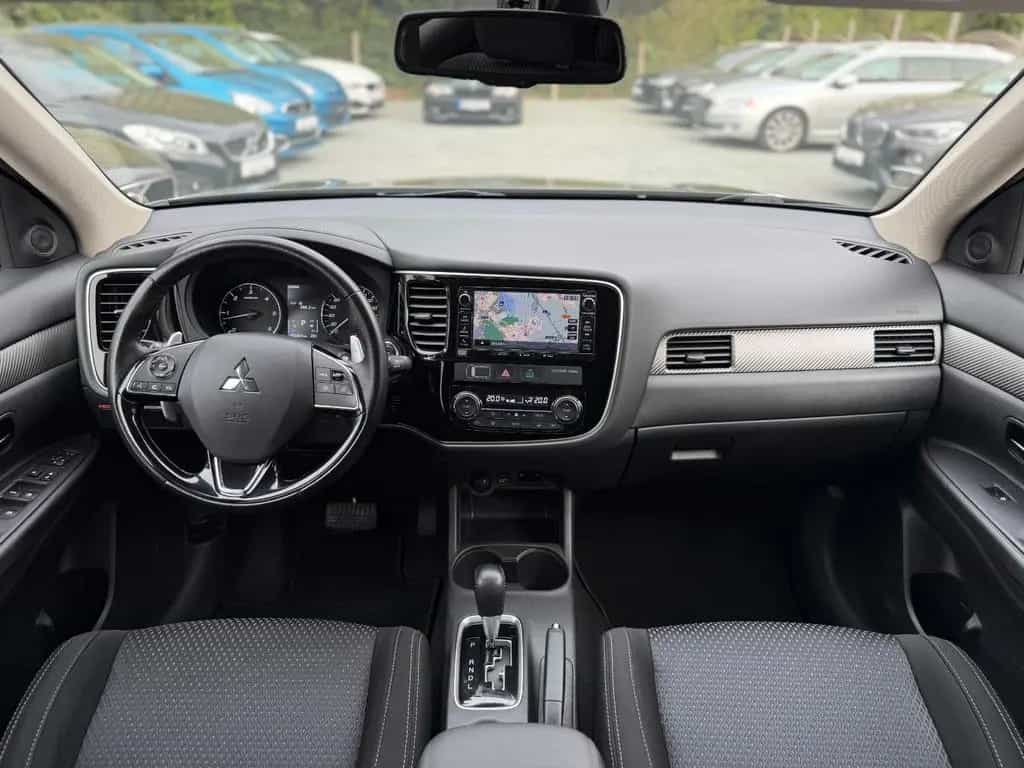 Mitsubishi Outlander SUV-Star+ 4WD LED*AHK*NAVI 04/2016-photo-10