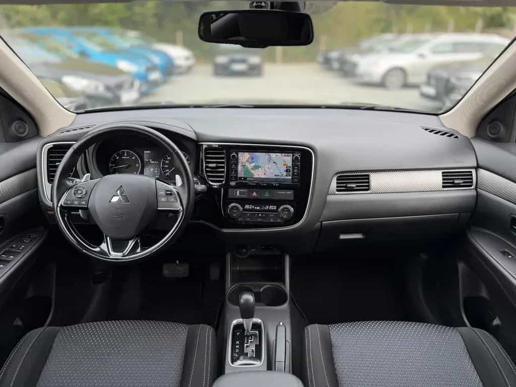 Mitsubishi Outlander SUV-Star+ 4WD LED*AHK*NAVI 04/2016-photo-11