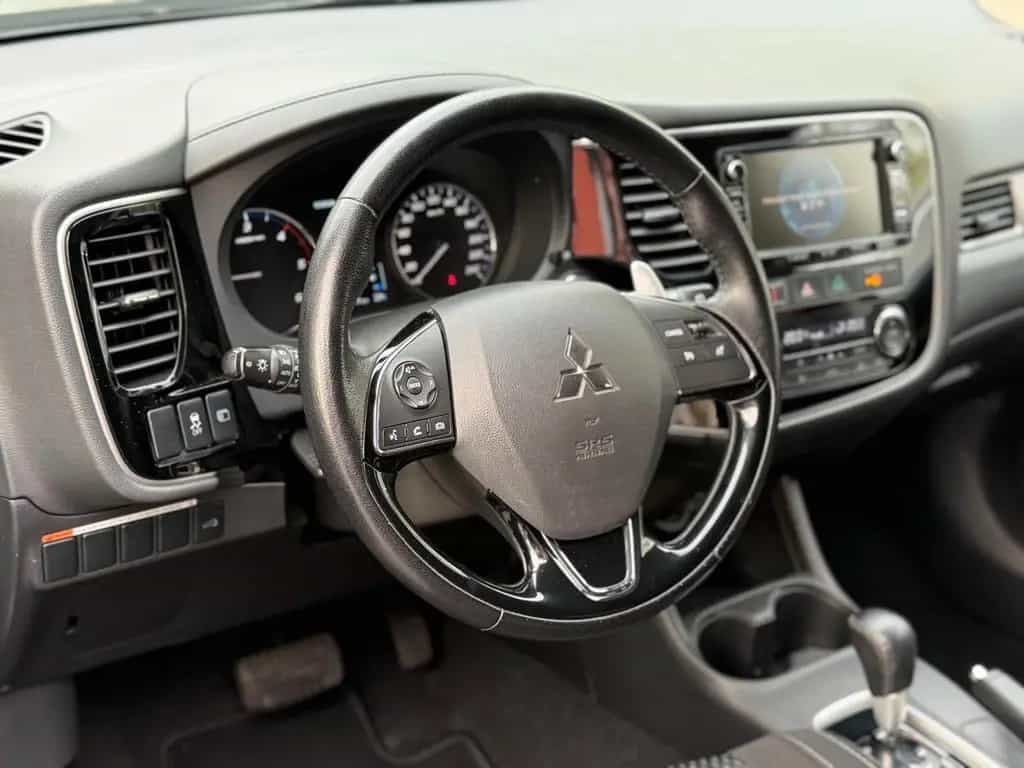 Mitsubishi Outlander SUV-Star+ 4WD LED*AHK*NAVI 04/2016-photo-13