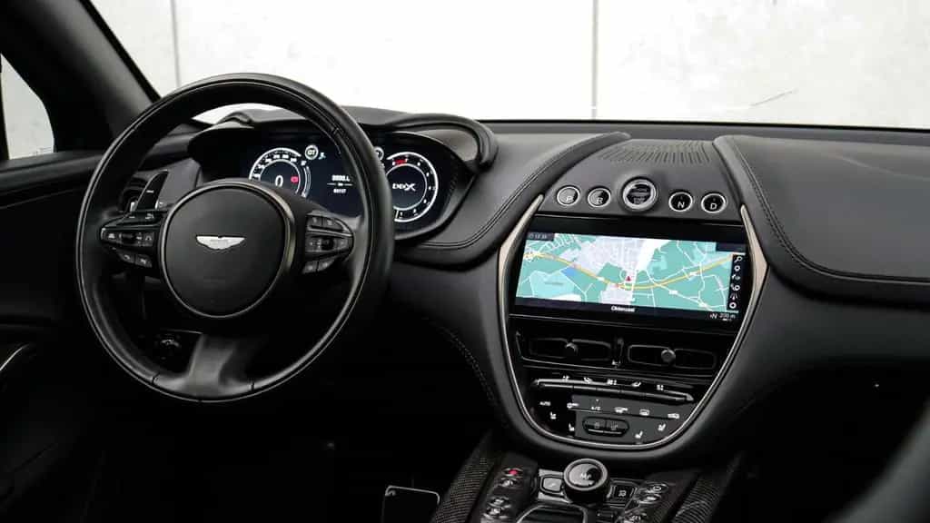 Aston Martin DBX 4.0 V8 707, Carbon, Sitzbelüft, AHK, Pano 02/2023-photo-11