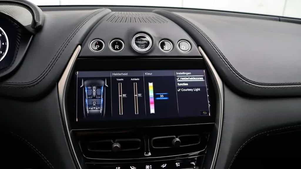 Aston Martin DBX 4.0 V8 707, Carbon, Sitzbelüft, AHK, Pano 02/2023-photo-16