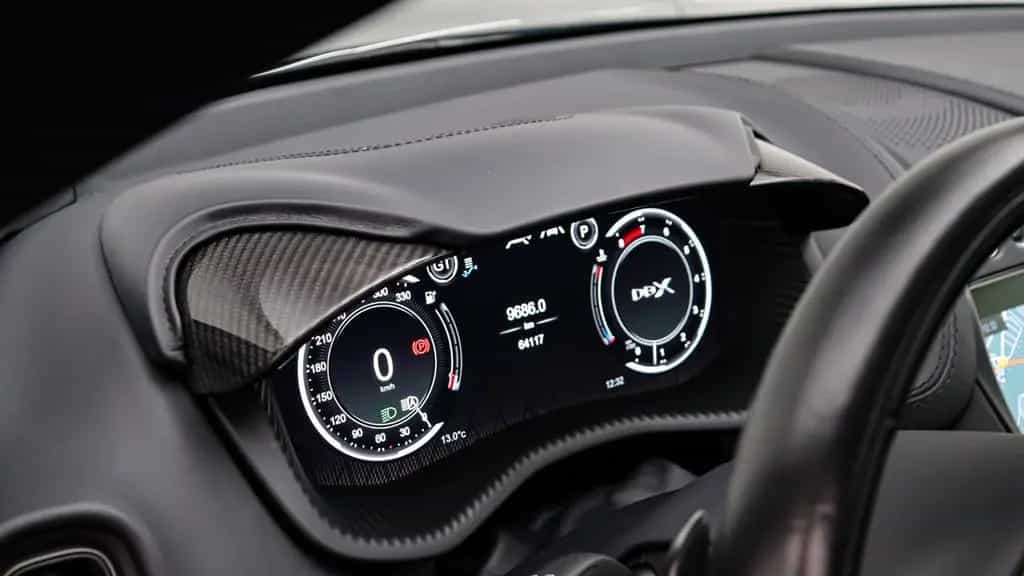 Aston Martin DBX 4.0 V8 707, Carbon, Sitzbelüft, AHK, Pano 02/2023-photo-22