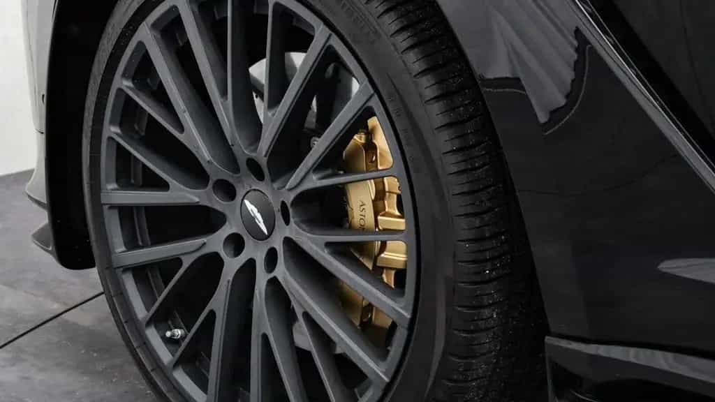 Aston Martin DBX 4.0 V8 707, Carbon, Sitzbelüft, AHK, Pano 02/2023-photo-6