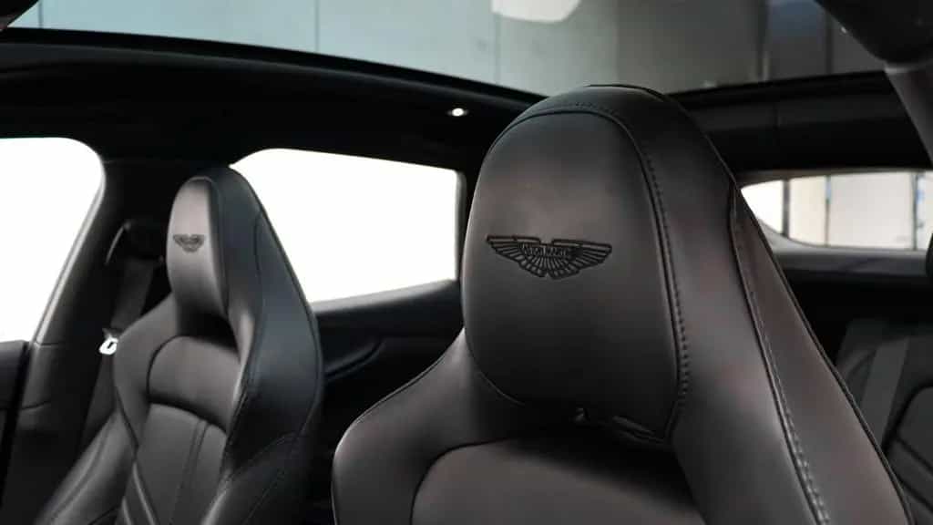 Aston Martin DBX 4.0 V8 707, Carbon, Sitzbelüft, AHK, Pano 02/2023-photo-9