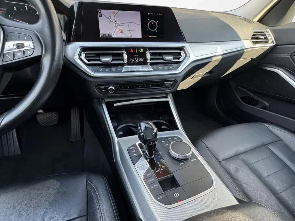 BMW 320 d Touring Leder/Laser/Keyless/AHK/360°/HuD 08/2020-photo-12
