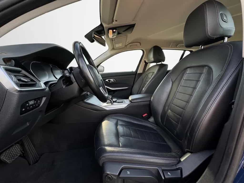 BMW 320 d Touring Leder/Laser/Keyless/AHK/360°/HuD 08/2020-photo-2
