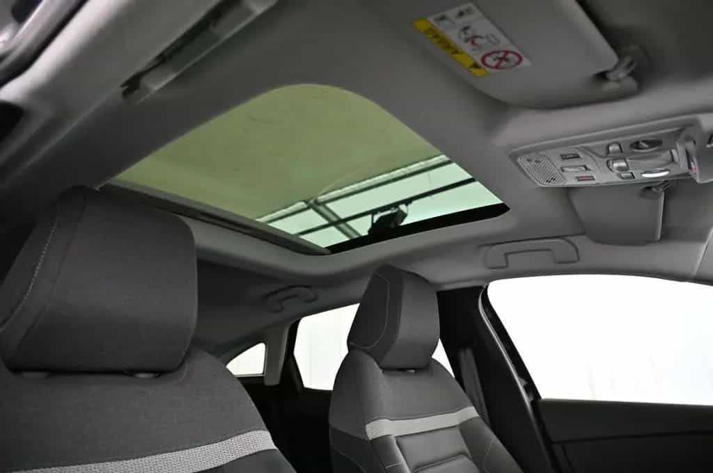 Citroën C4 1.2 PT 130 MAX LED/NAVI/SOUND-PAKET/PANO/H-UP 03/2024-photo-27