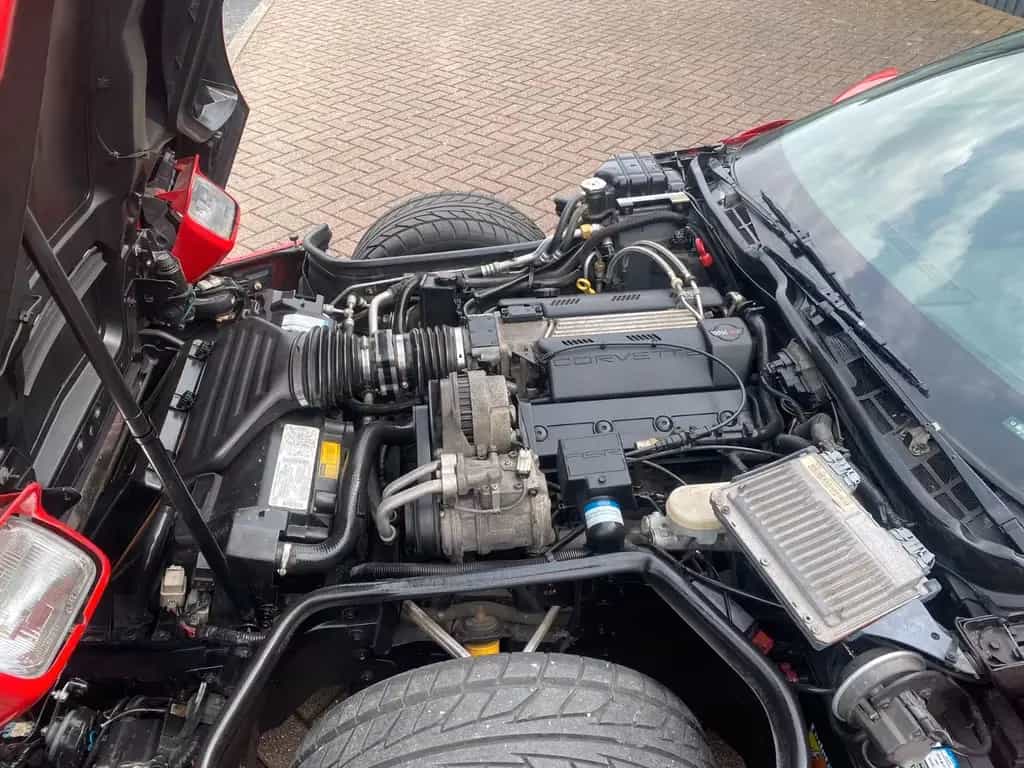 Corvette C4 Targa  LT1 Top gepflegt Rostfrei 07/1996-photo-19