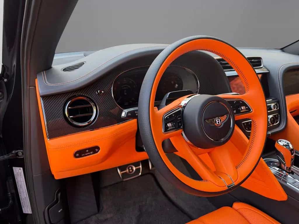 Bentley Bentayga V8 SPEED - AKRAPOVIC - CARBON BREMSEN null-photo-11
