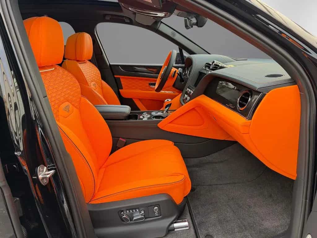 Bentley Bentayga V8 SPEED - AKRAPOVIC - CARBON BREMSEN null-photo-17