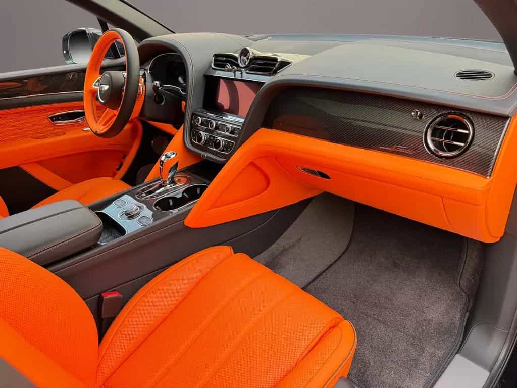 Bentley Bentayga V8 SPEED - AKRAPOVIC - CARBON BREMSEN null-photo-18