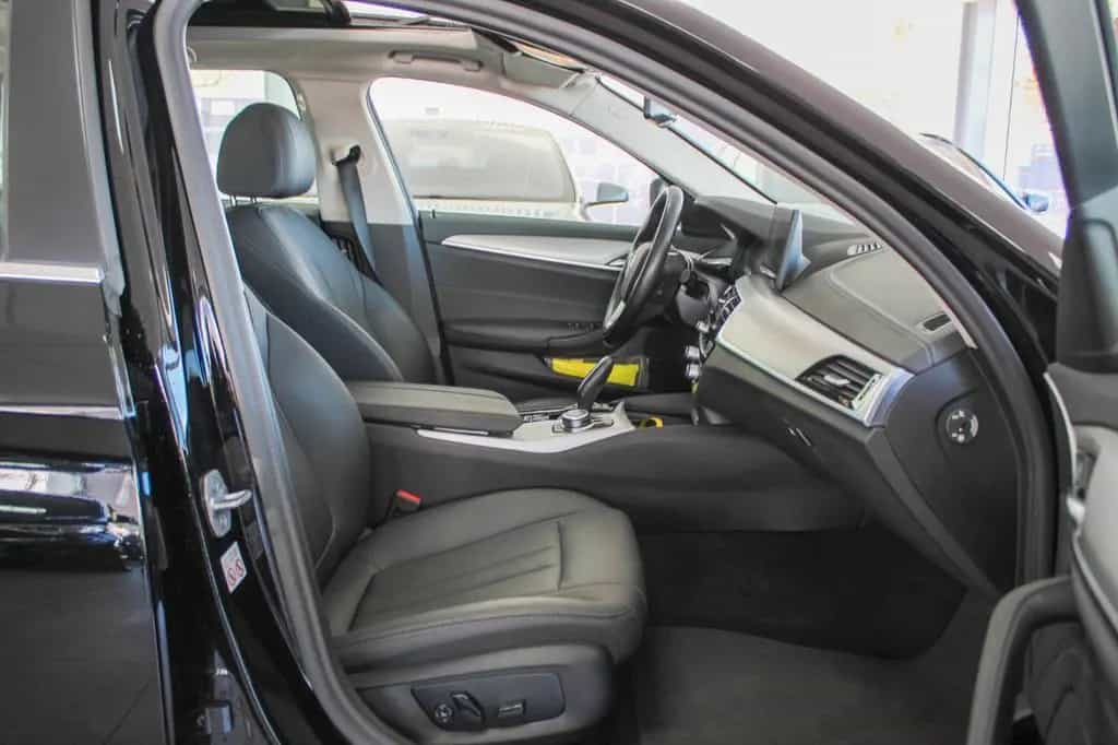 BMW 5 Series 520d Touring Pano Leder Kamera AHK 1.Hand 04/2022-photo-16