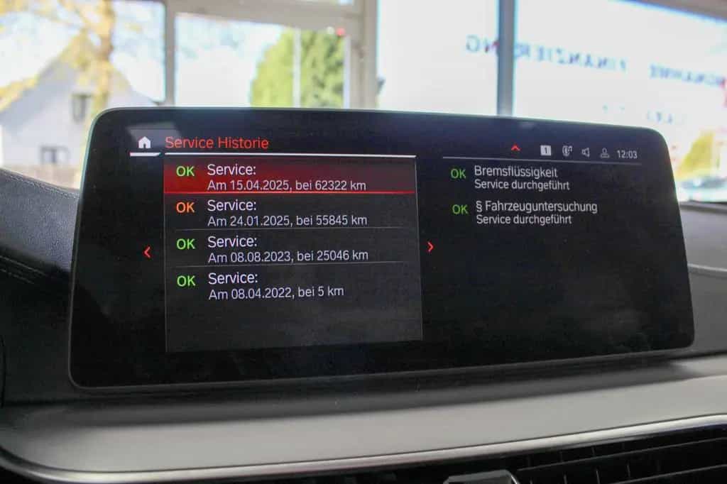 BMW 5 Series 520d Touring Pano Leder Kamera AHK 1.Hand 04/2022-photo-23