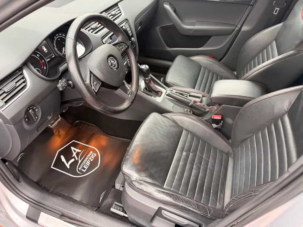 Skoda Octavia Combi RS KEYLESS*DSG*LED*CARBON*TÜV*TOP 11/2013-photo-11