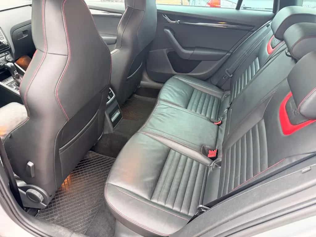 Skoda Octavia Combi RS KEYLESS*DSG*LED*CARBON*TÜV*TOP 11/2013-photo-13