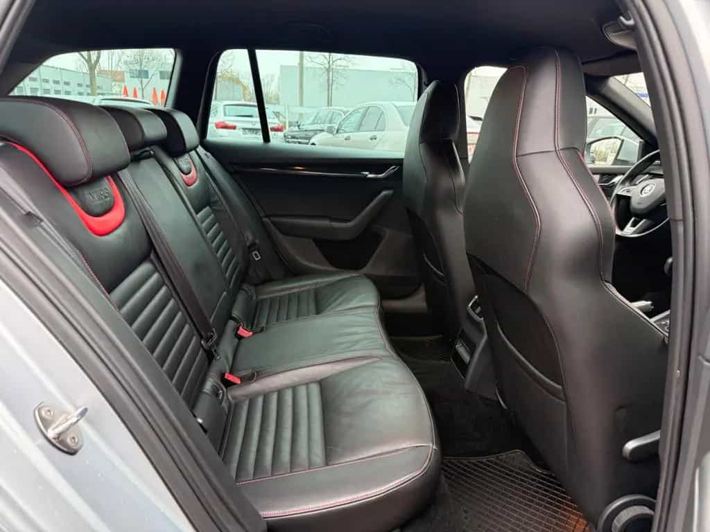 Skoda Octavia Combi RS KEYLESS*DSG*LED*CARBON*TÜV*TOP 11/2013-photo-19