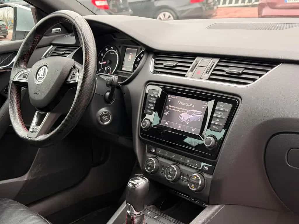 Skoda Octavia Combi RS KEYLESS*DSG*LED*CARBON*TÜV*TOP 11/2013-photo-23
