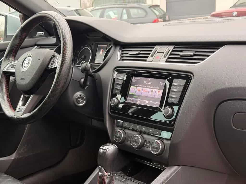 Skoda Octavia Combi RS KEYLESS*DSG*LED*CARBON*TÜV*TOP 11/2013-photo-24