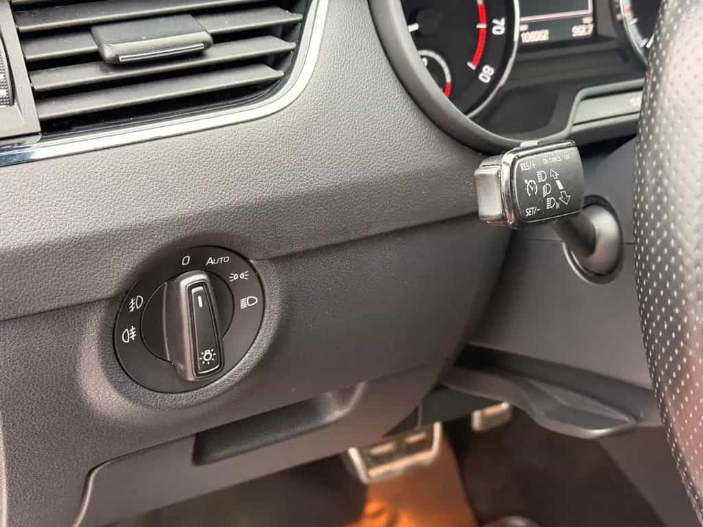 Skoda Octavia Combi RS KEYLESS*DSG*LED*CARBON*TÜV*TOP 11/2013-photo-27