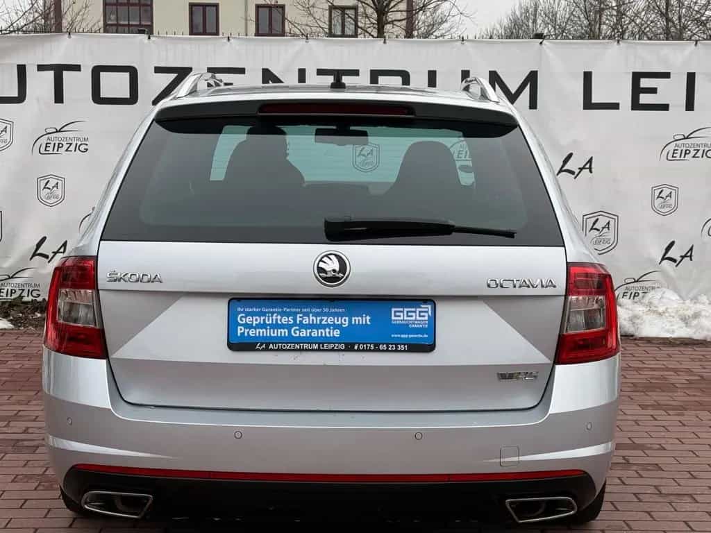 Skoda Octavia Combi RS KEYLESS*DSG*LED*CARBON*TÜV*TOP 11/2013-photo-5