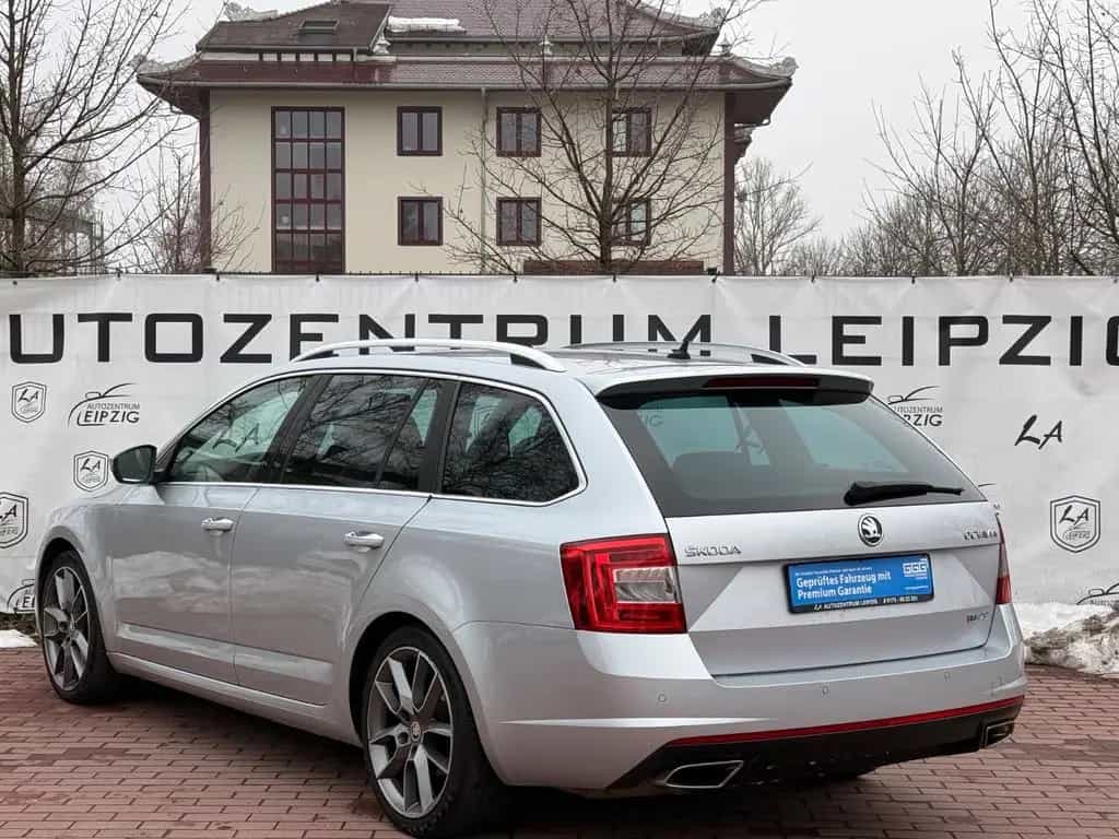 Skoda Octavia Combi RS KEYLESS*DSG*LED*CARBON*TÜV*TOP 11/2013-photo-6