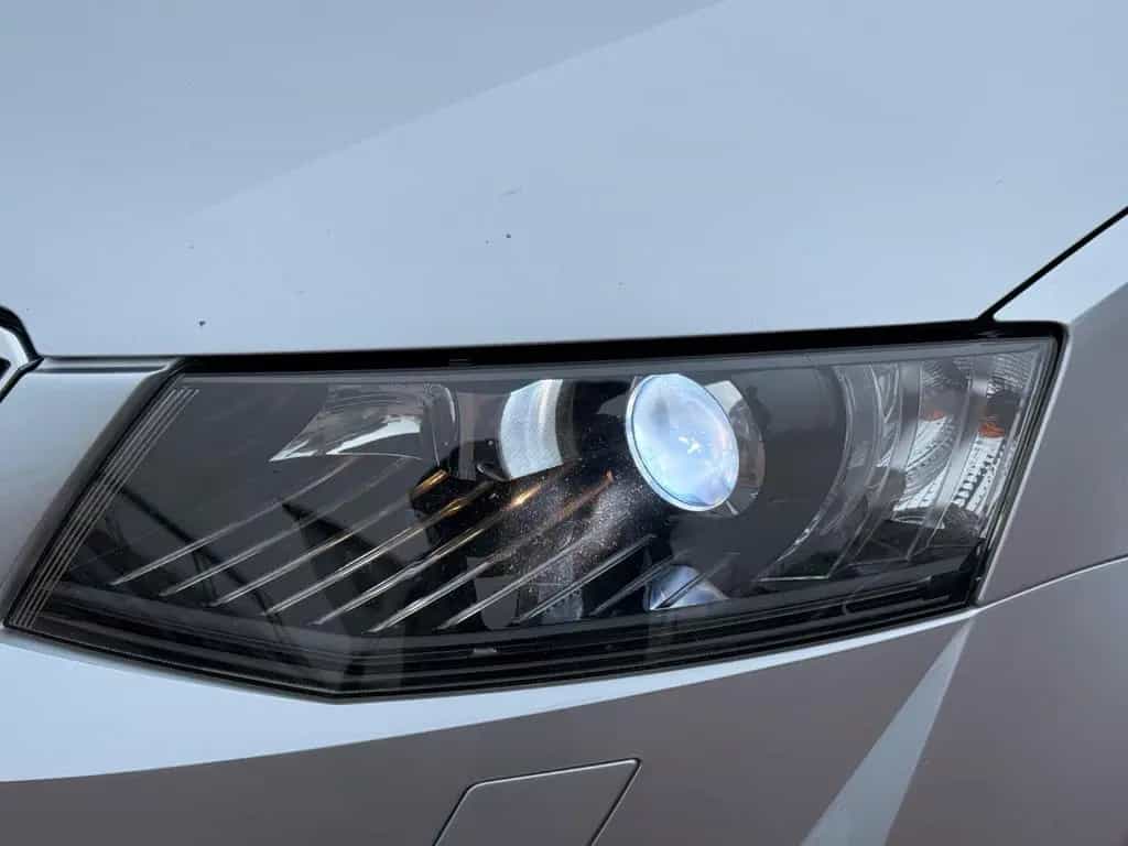Skoda Octavia Combi RS KEYLESS*DSG*LED*CARBON*TÜV*TOP 11/2013-photo-8