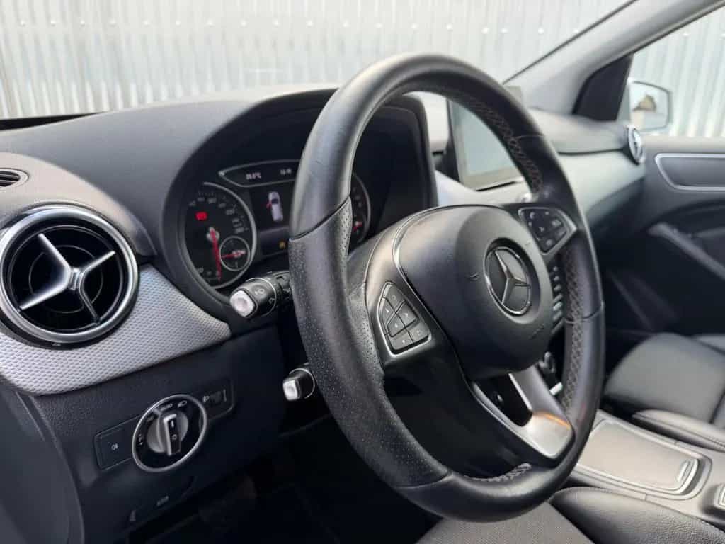 Mercedes-Benz B-Class 180 Automatik Euro 6 Navi Top Zustand 06/2017-photo-9