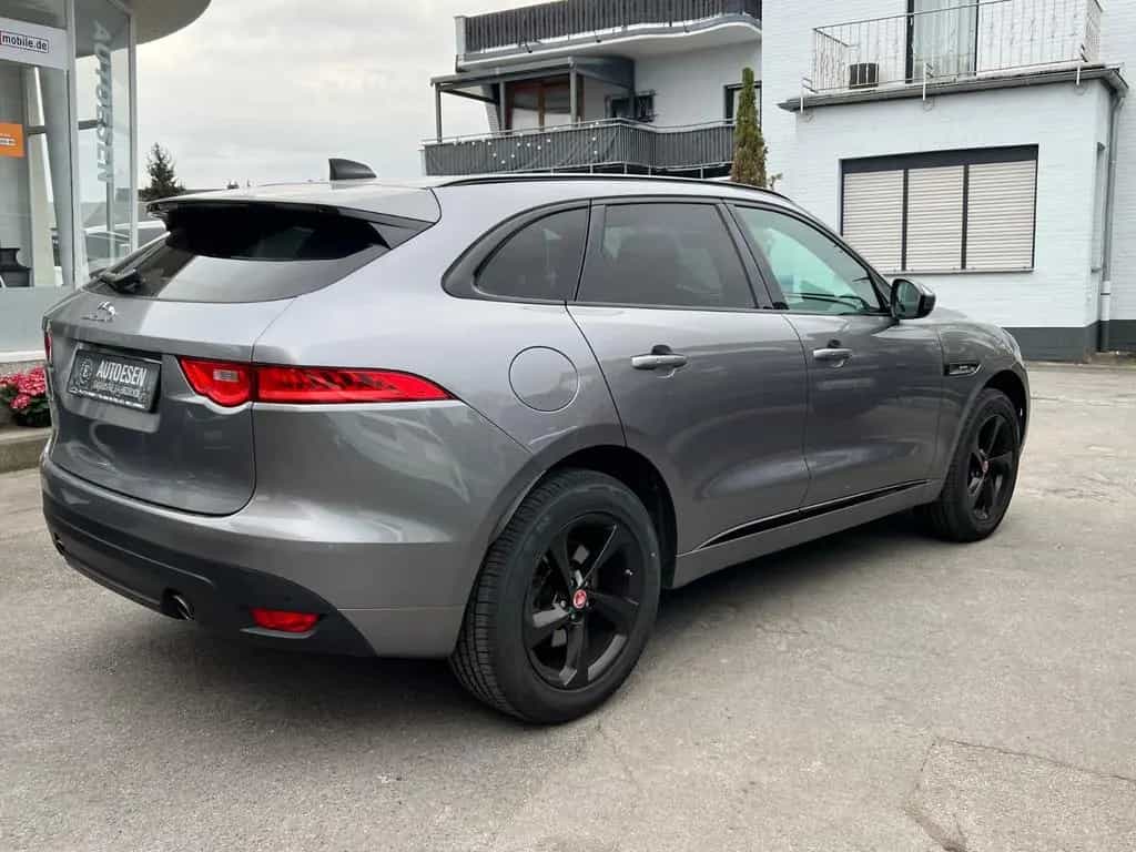 Jaguar F-Pace R-Sport+KAMERA+PANO+MERIDIAN+AHK+LEDER 09/2020-photo-4