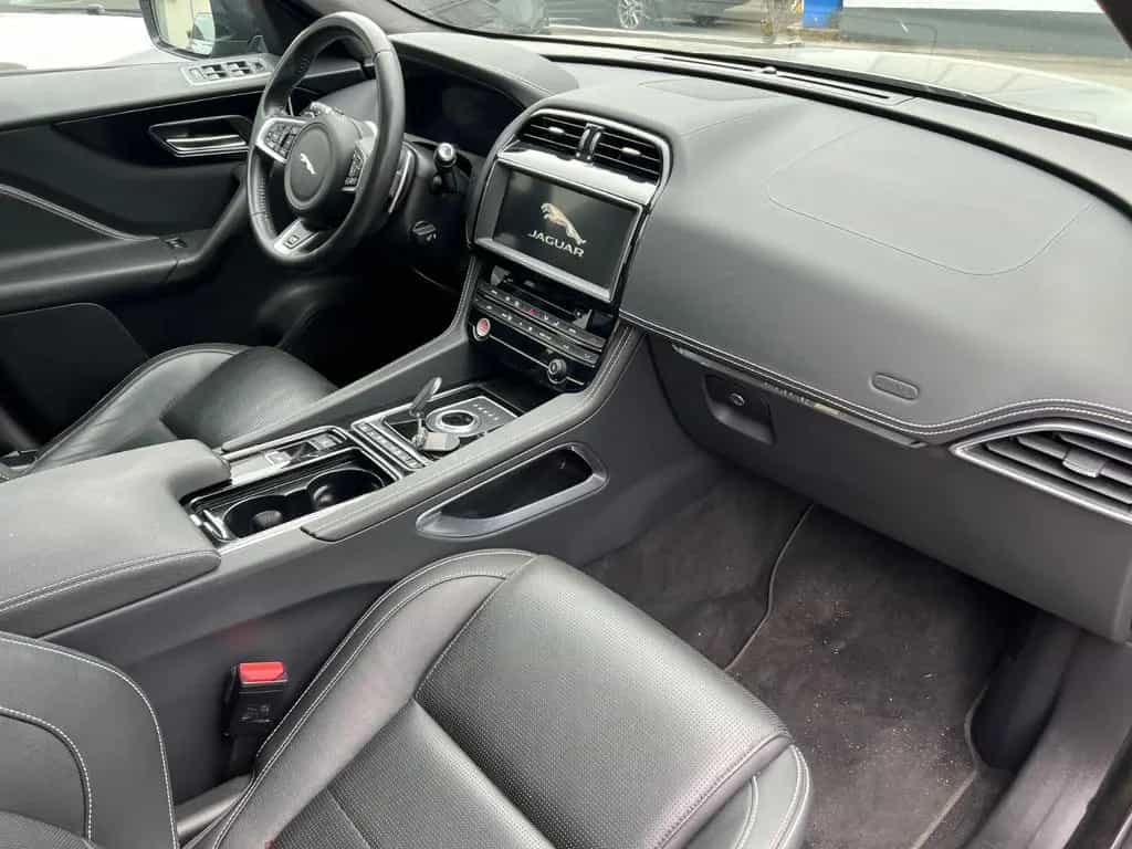 Jaguar F-Pace R-Sport+KAMERA+PANO+MERIDIAN+AHK+LEDER 09/2020-photo-7