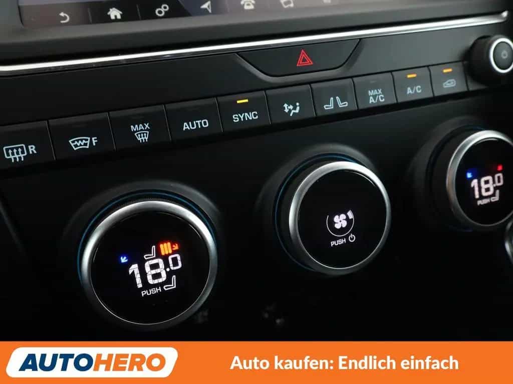 Jaguar E-Pace D240 R-Dynamic SE AWD Aut.*NAVI*LED*ACC* 12/2020-photo-24