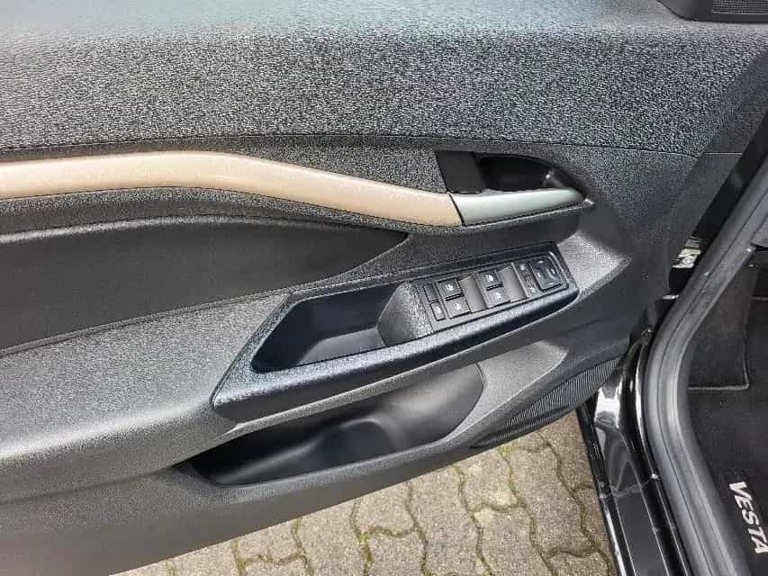 Lada Vesta SW 1.6  LUXUS+KLIMAAUTOMATIK+KAMERA+1.HAND 07/2018-photo-11