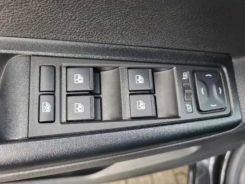 Lada Vesta SW 1.6  LUXUS+KLIMAAUTOMATIK+KAMERA+1.HAND 07/2018-photo-12
