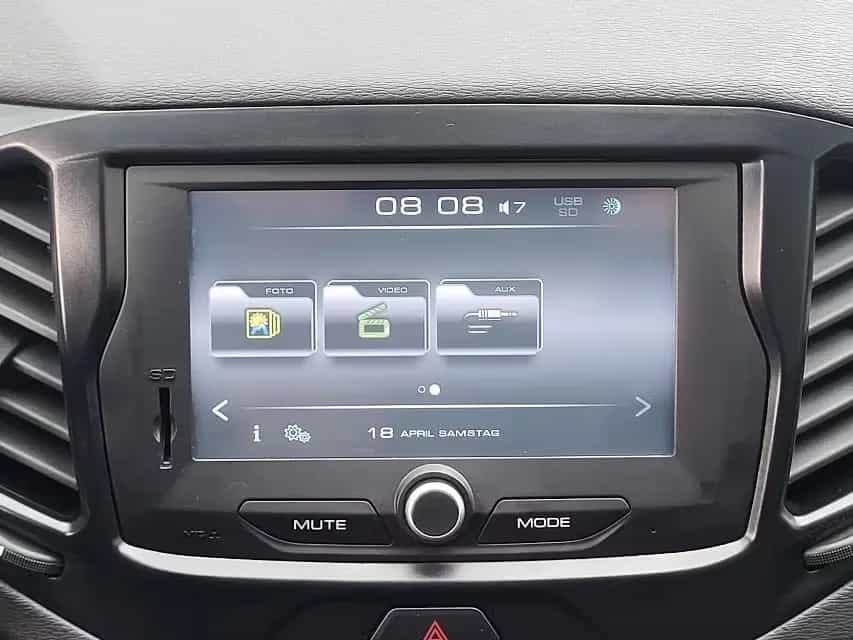 Lada Vesta SW 1.6  LUXUS+KLIMAAUTOMATIK+KAMERA+1.HAND 07/2018-photo-23