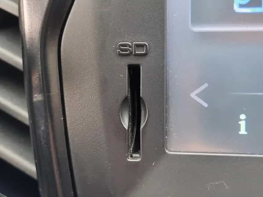 Lada Vesta SW 1.6  LUXUS+KLIMAAUTOMATIK+KAMERA+1.HAND 07/2018-photo-28