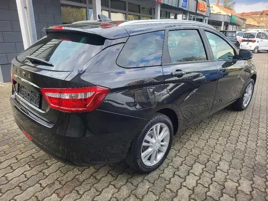 Lada Vesta SW 1.6  LUXUS+KLIMAAUTOMATIK+KAMERA+1.HAND 07/2018-photo-5