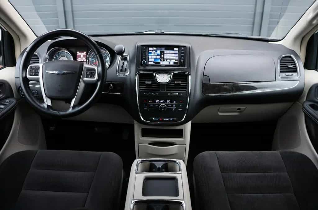 Chrysler Voyager V6/AHK/LPG/7-Sitzen/KAMERA/DVD/AMBIE/R17 12/2015-photo-18