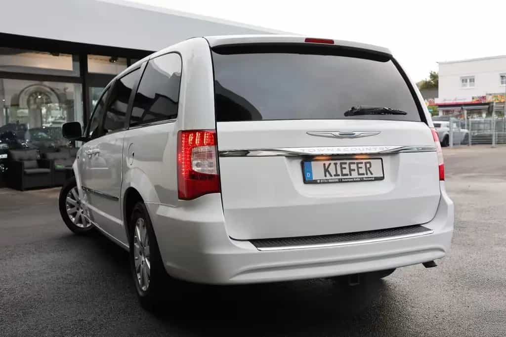 Chrysler Voyager V6/AHK/LPG/7-Sitzen/KAMERA/DVD/AMBIE/R17 12/2015-photo-3